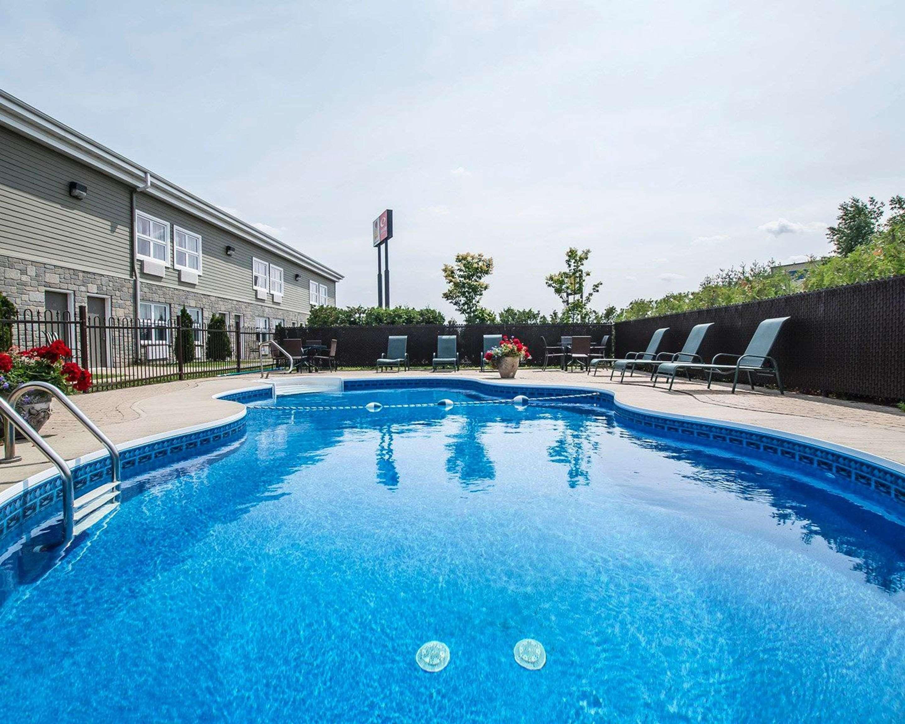 Econo Lodge Montmagny Exterior foto