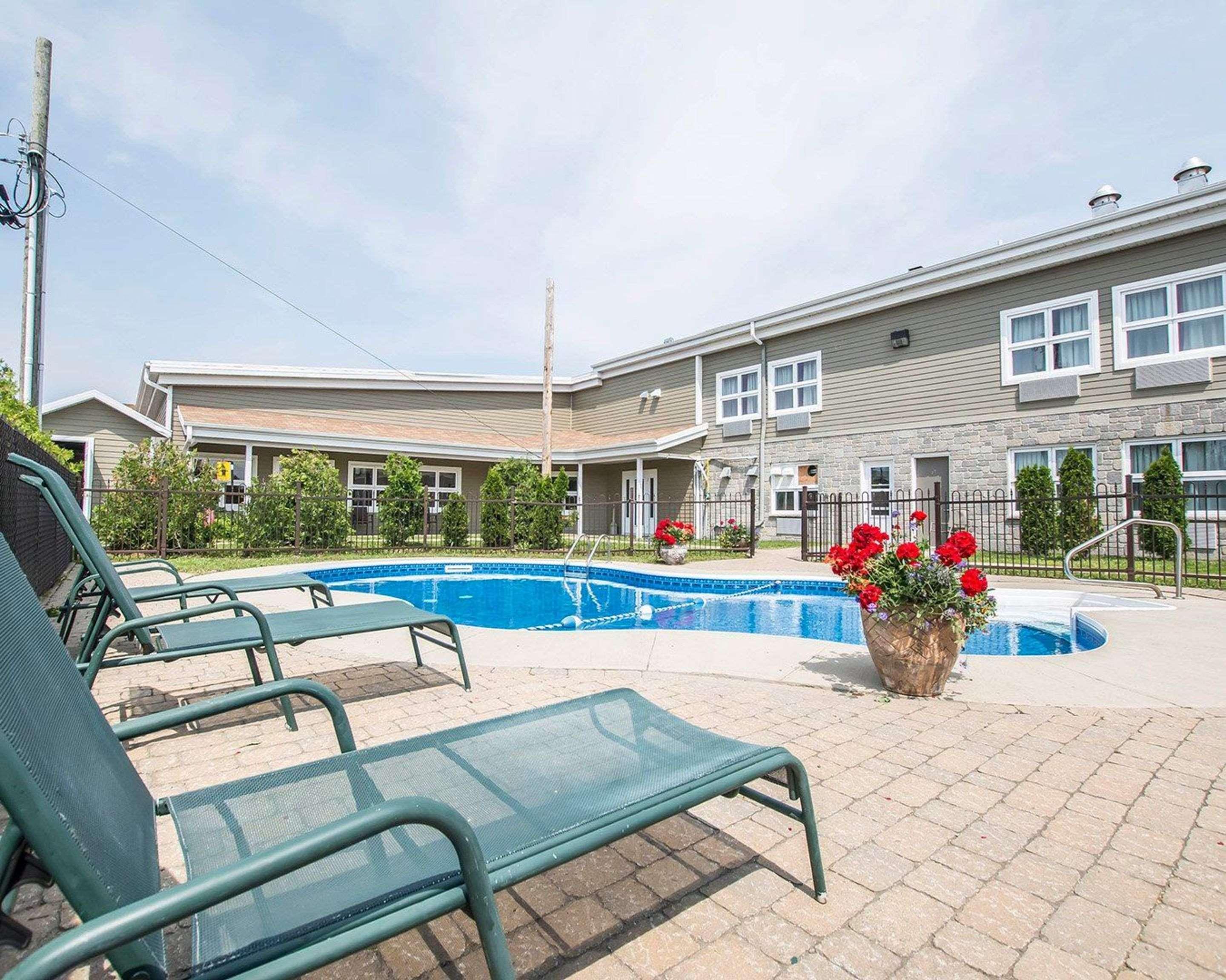 Econo Lodge Montmagny Exterior foto